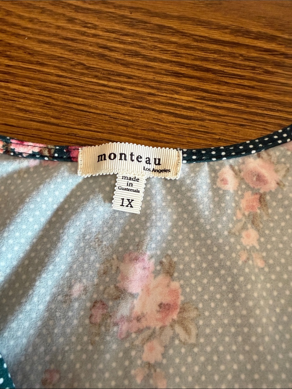 Monteau Light Blue Floral Polka Dot Scoop Neck Top with Dark Trim size 1x
